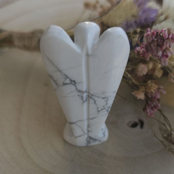 Ange en pierre précieuse sculpté à la main - Howlite blanche – Image 2