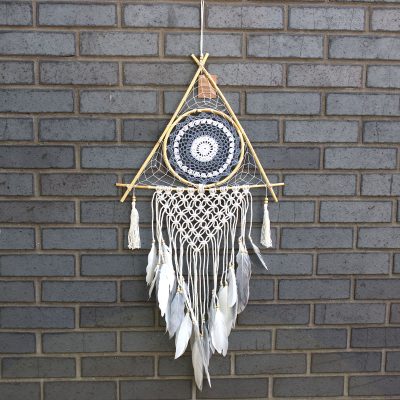 Attrape Rêves – Macramé Pyramide Blanc / Gris