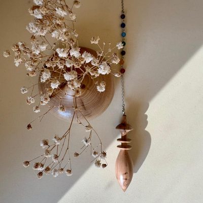 Pendule égyptienne de Thot en bois de genévrier cade