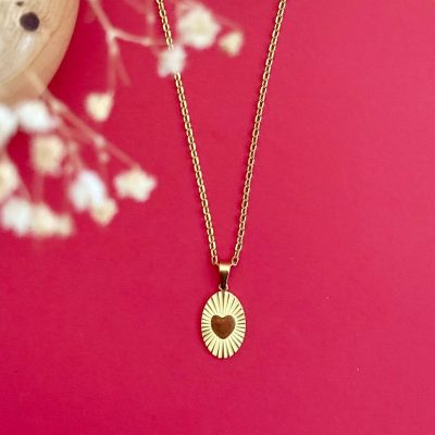 Collier à pendentif ovale en forme de cœur