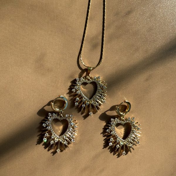 Boucles d'oreilles avec zircons – Image 4