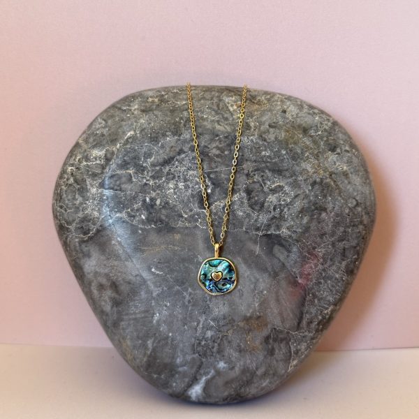 Collier coeur avec coquille d'ormeau – Image 2
