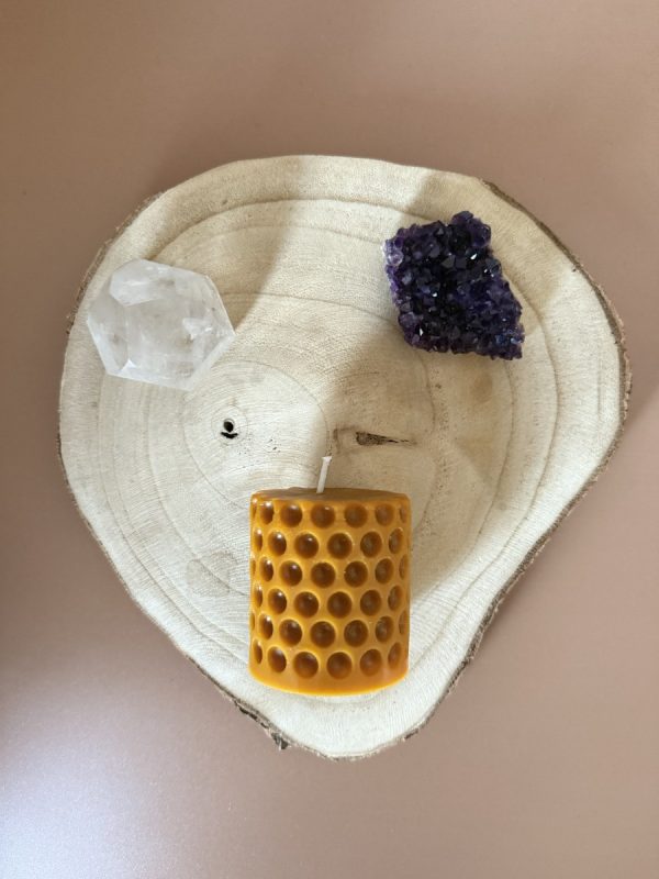 Bougie en forme de nid d'abeille à base de cire de miel – Image 2