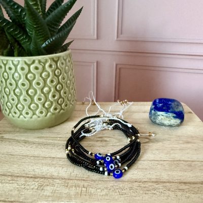 Bracelet en perles noires avec oeil turc